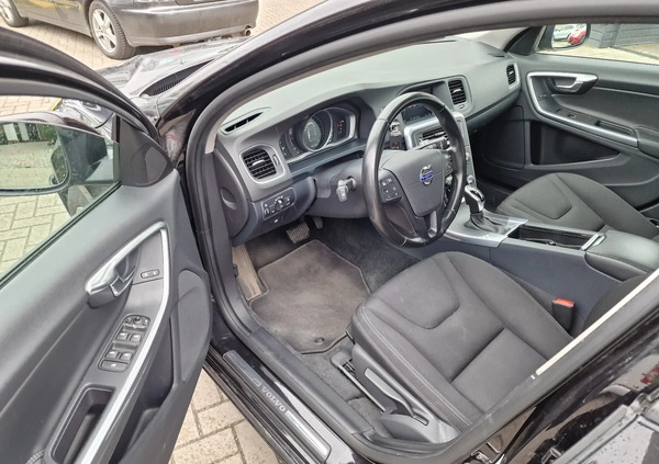 Volvo V60 cena 44900 przebieg: 207000, rok produkcji 2015 z Zduny małe 781